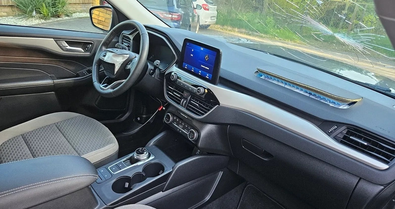 Ford Kuga cena 52700 przebieg: 17431, rok produkcji 2021 z Poznań małe 407